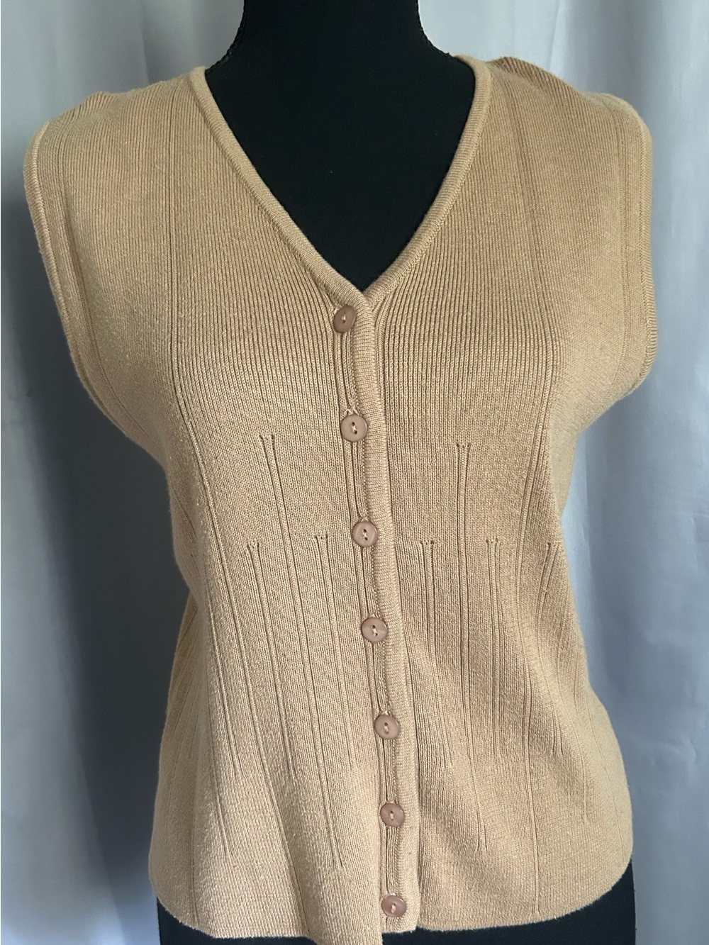 Worthington Women’s Button Up Sweater Vest Cardigan. Tan. Size Petite Small
